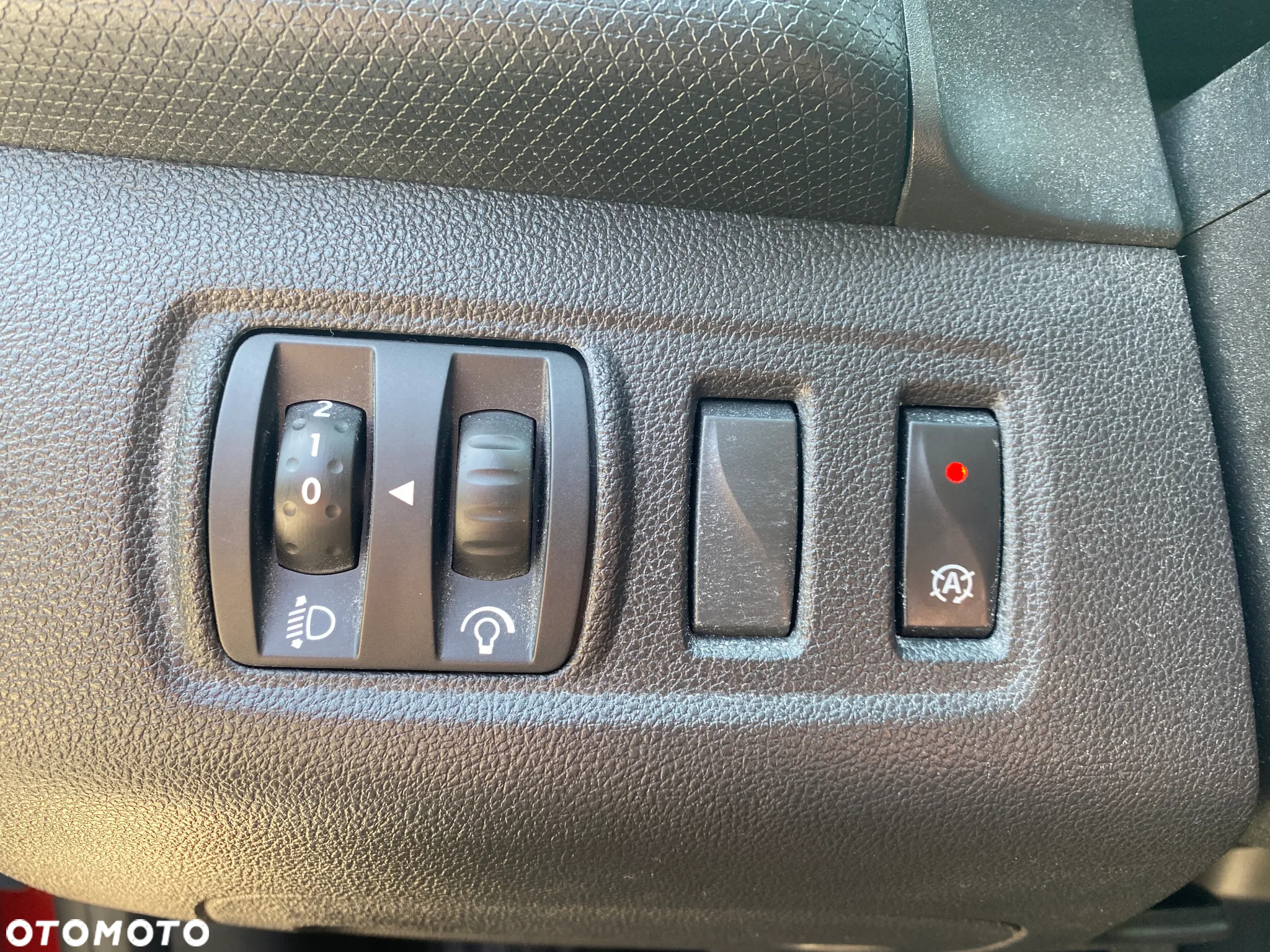 Renault Clio 0.9 TCe Limited - 25