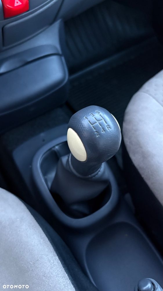Nissan Micra - 31