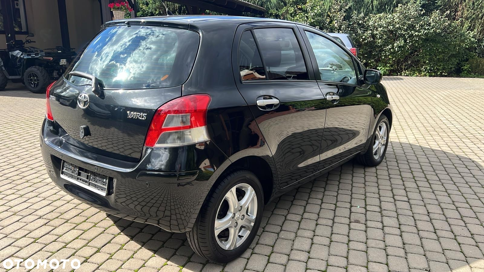 Toyota Yaris - 8