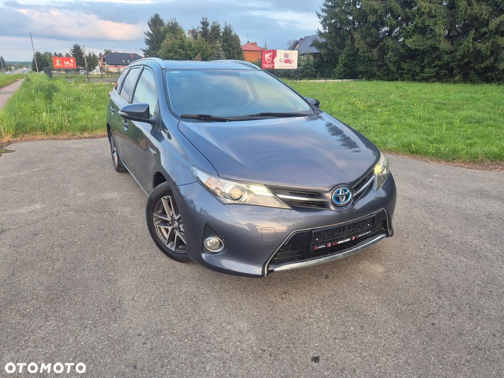 Toyota Auris 1.8 HSD Luna - 2