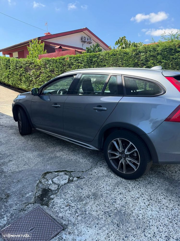 Volvo V60 2.0 D3 Momentum Geartronic - 6