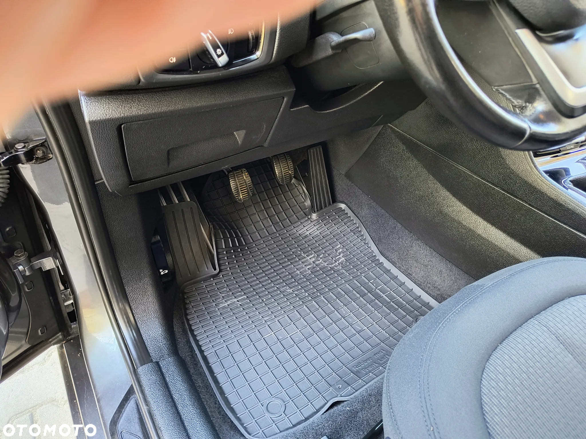 BMW Seria 2 216i - 11