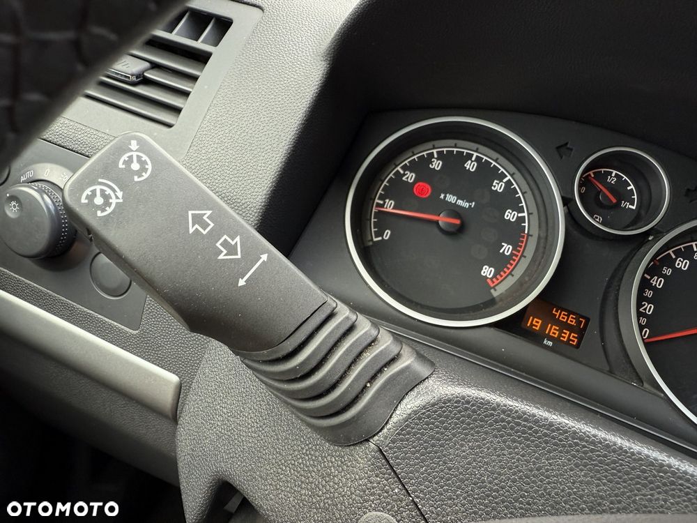 Opel Zafira 1.8 Innovation - 31