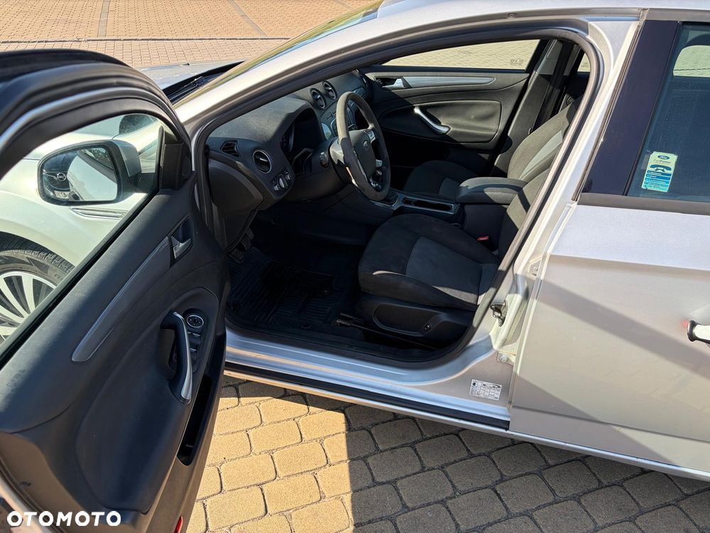 Ford Mondeo 2.0 TDCi Trend - 13