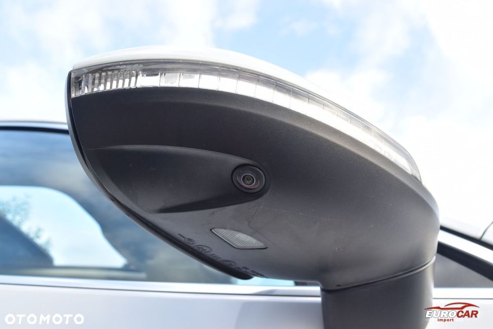 Volkswagen Passat - 25