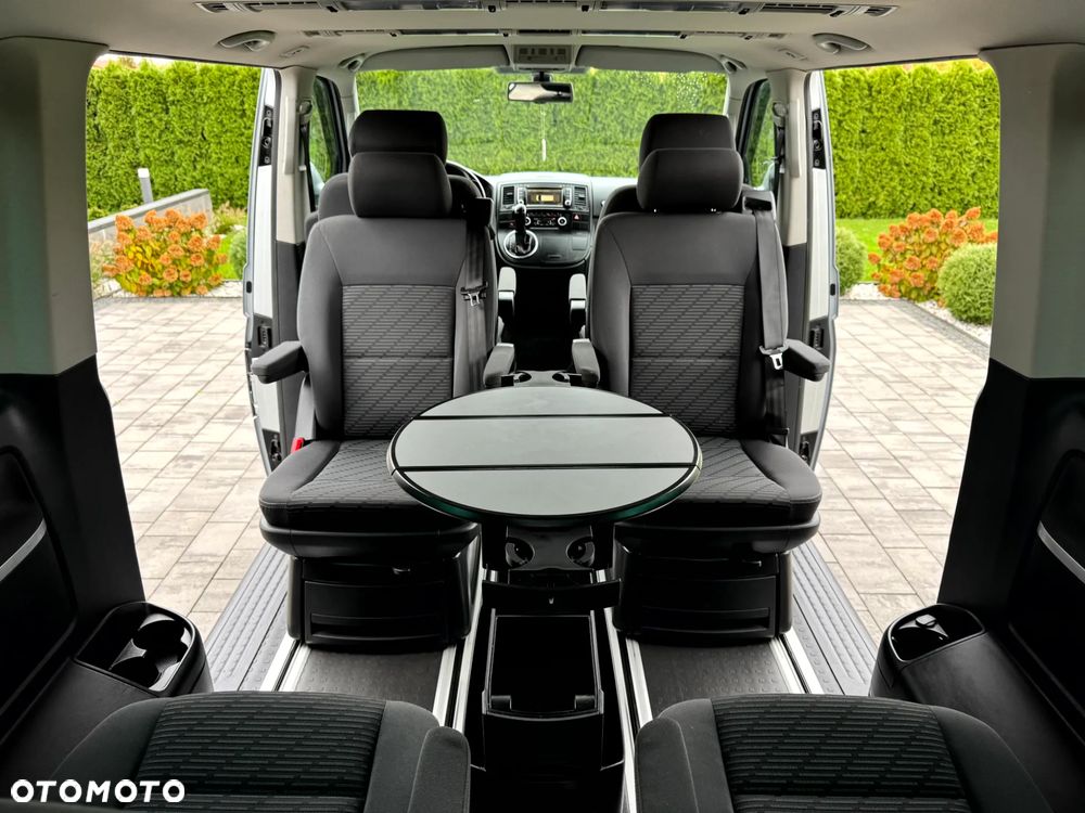 Volkswagen Multivan - 13