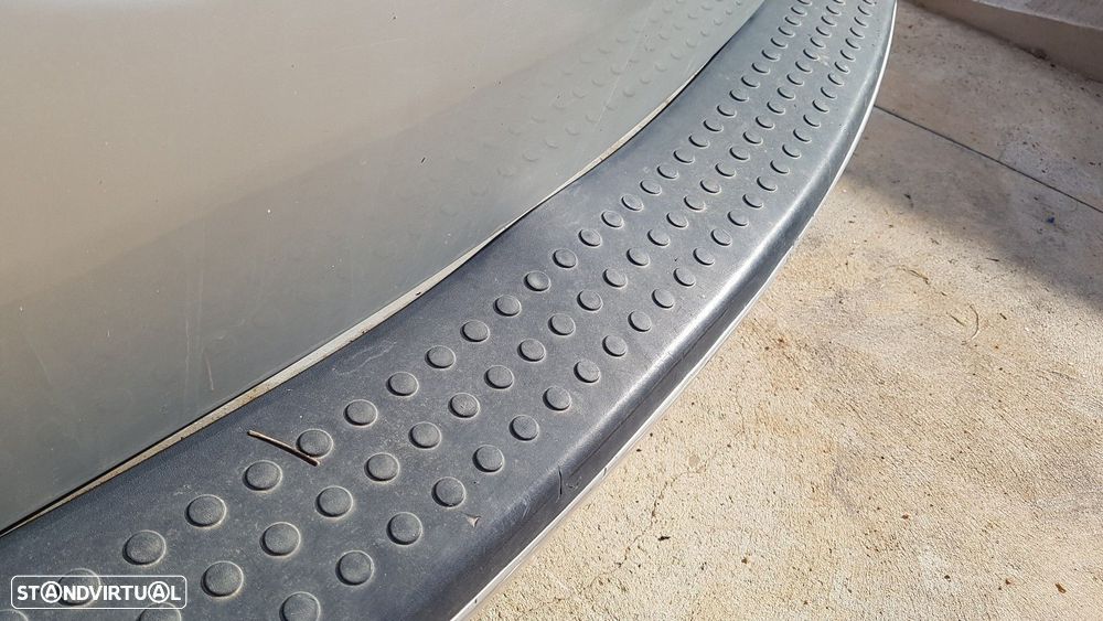 PARA-CHOQUES TRASEIRO CHRYSLER VOYAGER IV 2008 - - 3