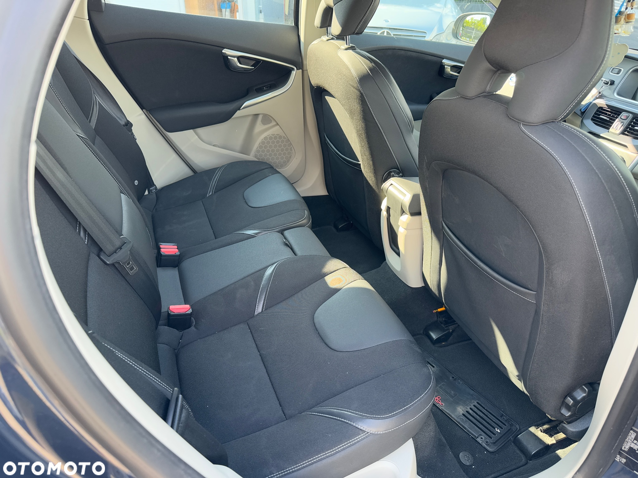 Volvo V40 D2 Momentum - 9