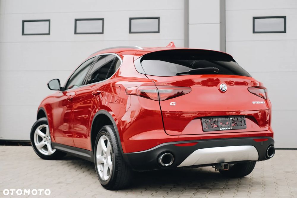 Alfa Romeo Stelvio 2.0 Turbo TI Q4 - 12