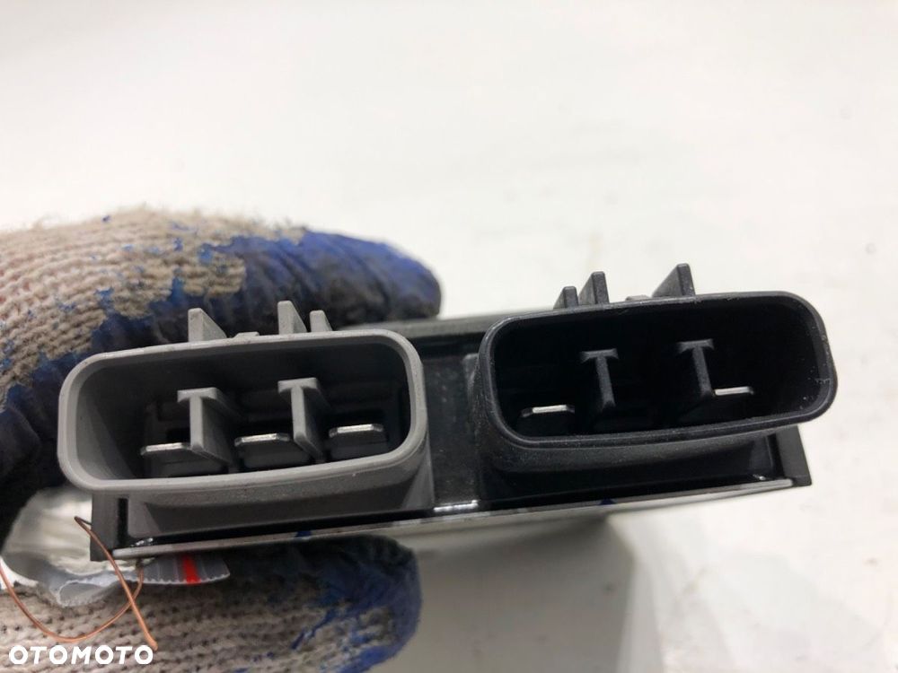 REGULATOR NAPIĘCIA  HONDA CB650RA 650 CM3 34kW 46KM (2014 - FH027AA - 3