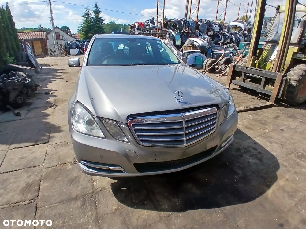 Mercedes E-Kl W212 2.2 CDI  Lakier 792 Maska drzwi zderzak błotnik  klapa  felgi zawieszenie - 2