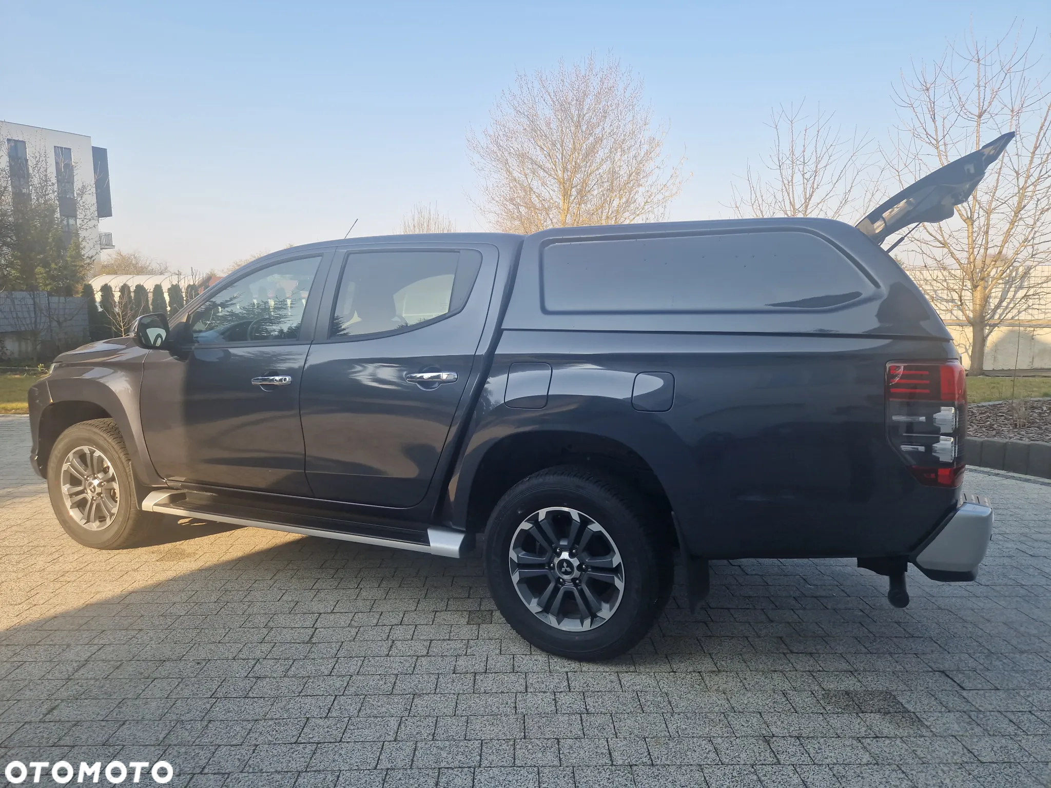Mitsubishi L200 2.2 d DC Instyle Plus - 23