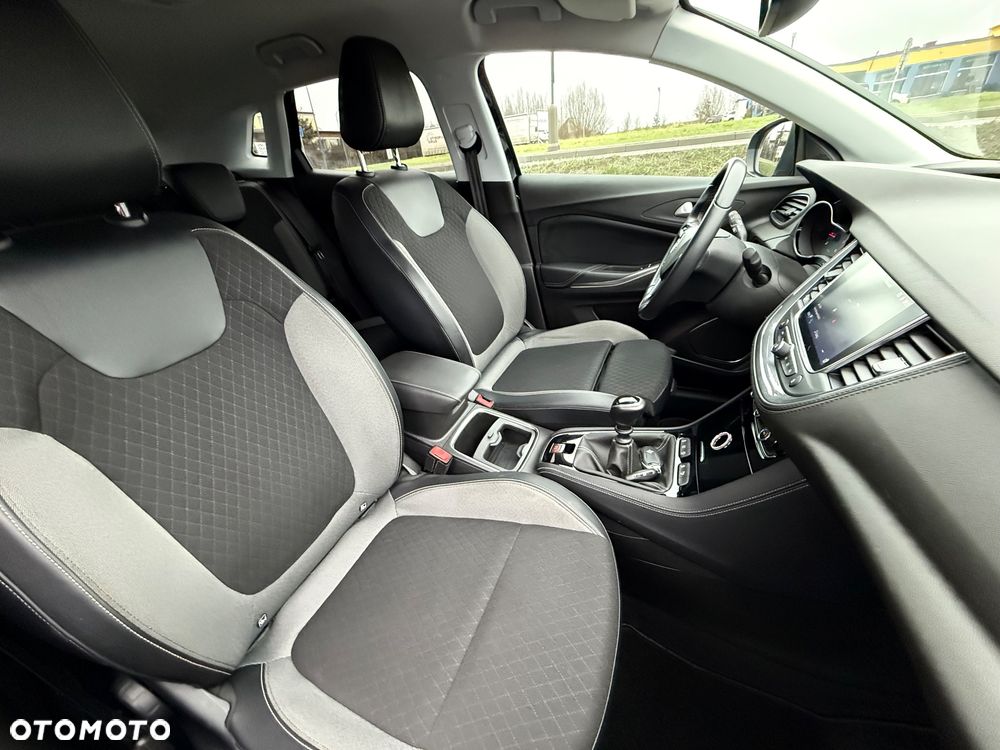 Opel Grandland X 1.2 Start/Stop Business Elegance - 19