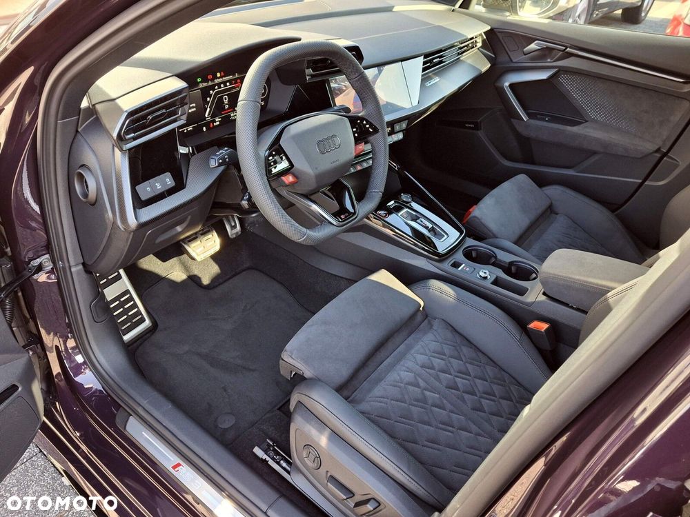 Audi RS3 Limousine - 16