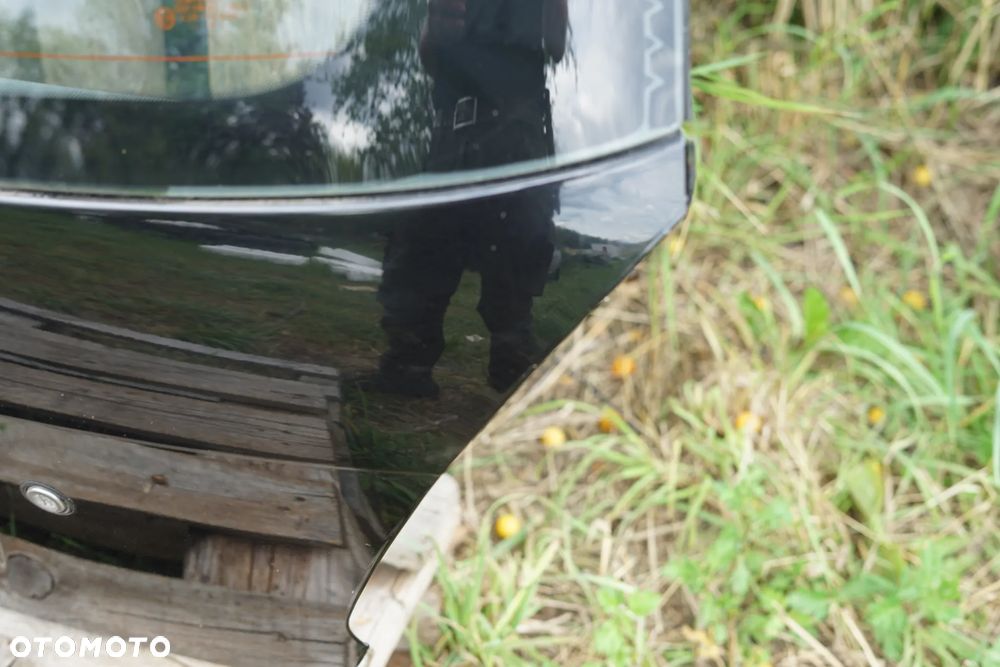 Klapa bagażnika tył tylna Kia Rio II Czarna - 8