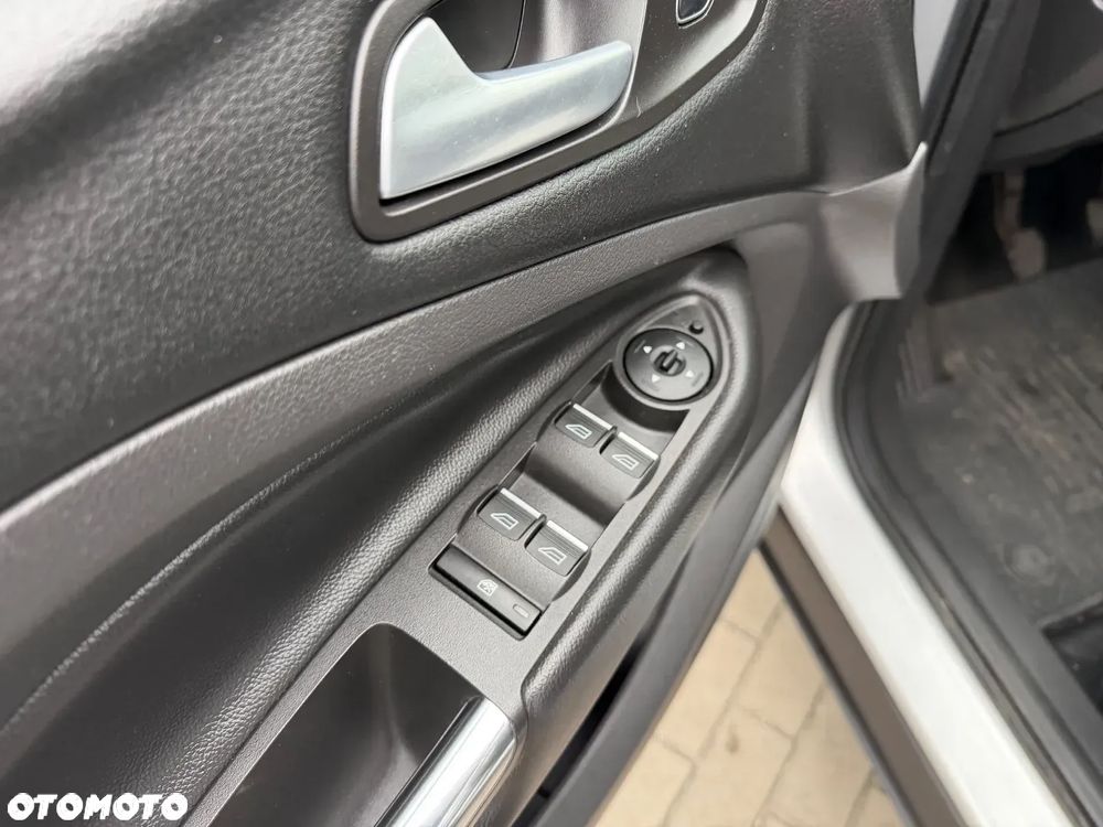 Ford Kuga 1.5 EcoBoost 2x4 Black & Silver - 21