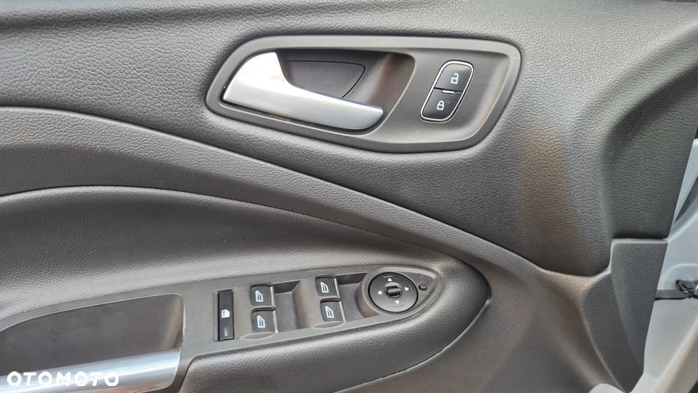 Ford Kuga 1.5 EcoBoost 2x4 ST-Line - 24