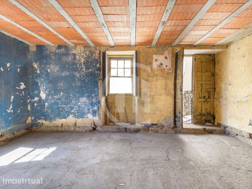 Investimento com potencial na Vila do Carvalho | Covilhã - Grande imagem: 2/9