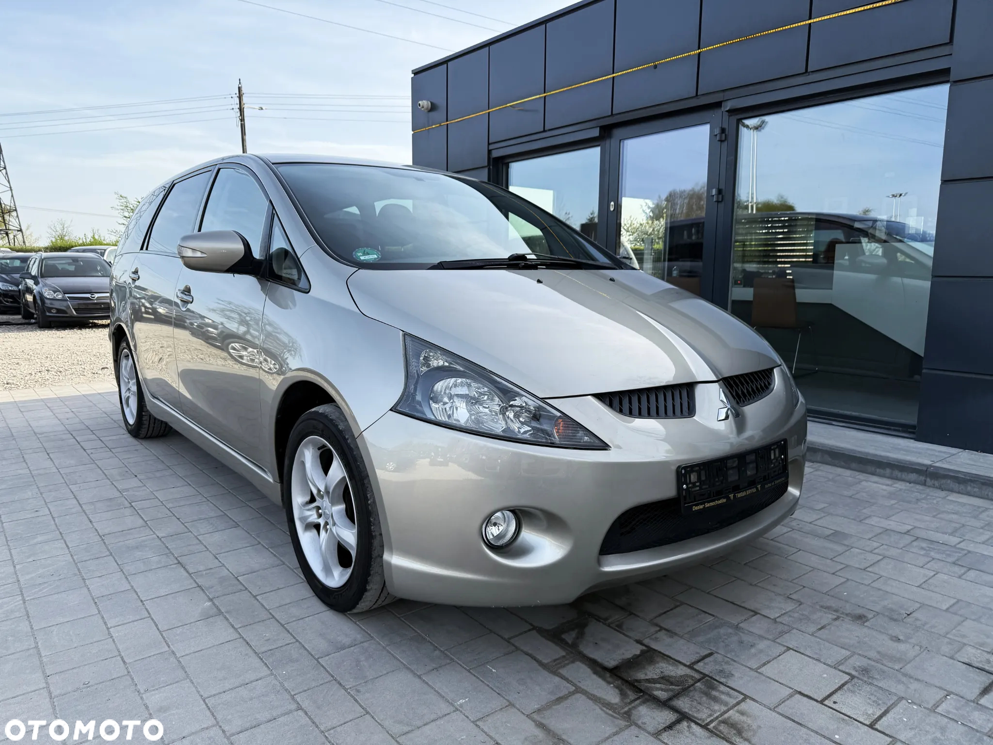 Mitsubishi Grandis 2.4 Intense - 9