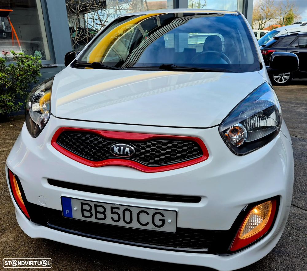 Kia Picanto 1.0 Fifa World Cup Edition - 12
