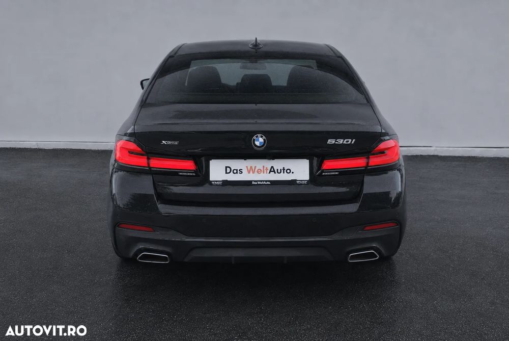 BMW Seria 5 530i xDrive AT MHEV - 11