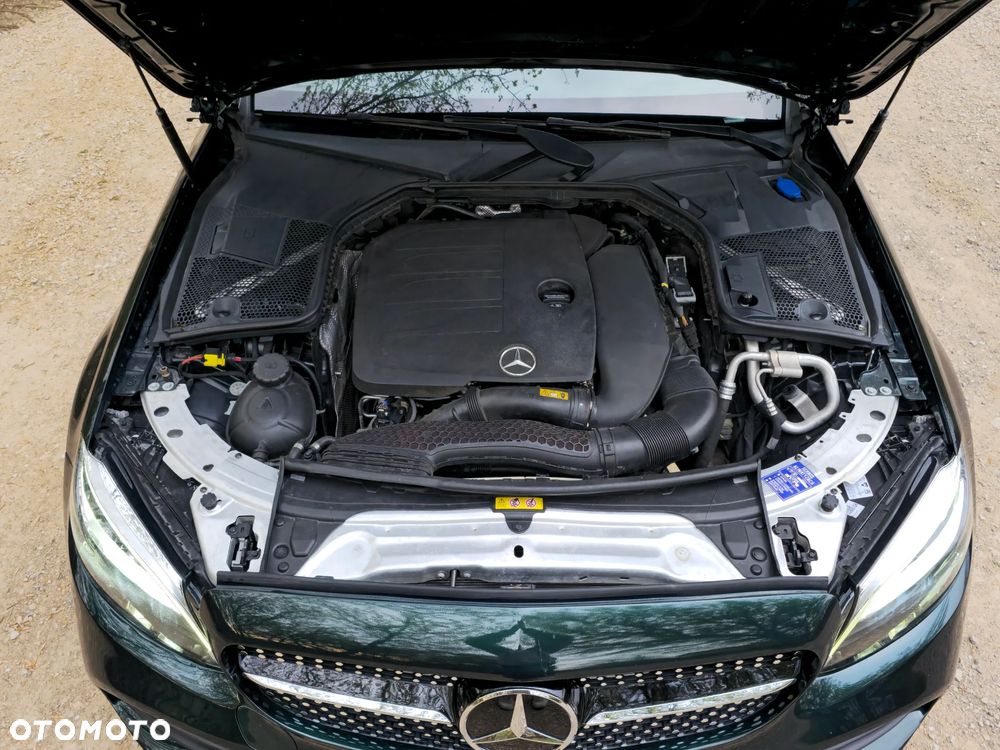 Mercedes-Benz Klasa C 300 9G-TRONIC AMG Line - 13
