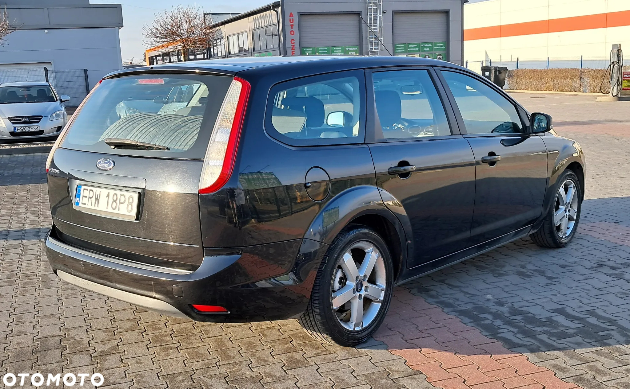 Ford Focus 1.6 16V Ambiente - 4