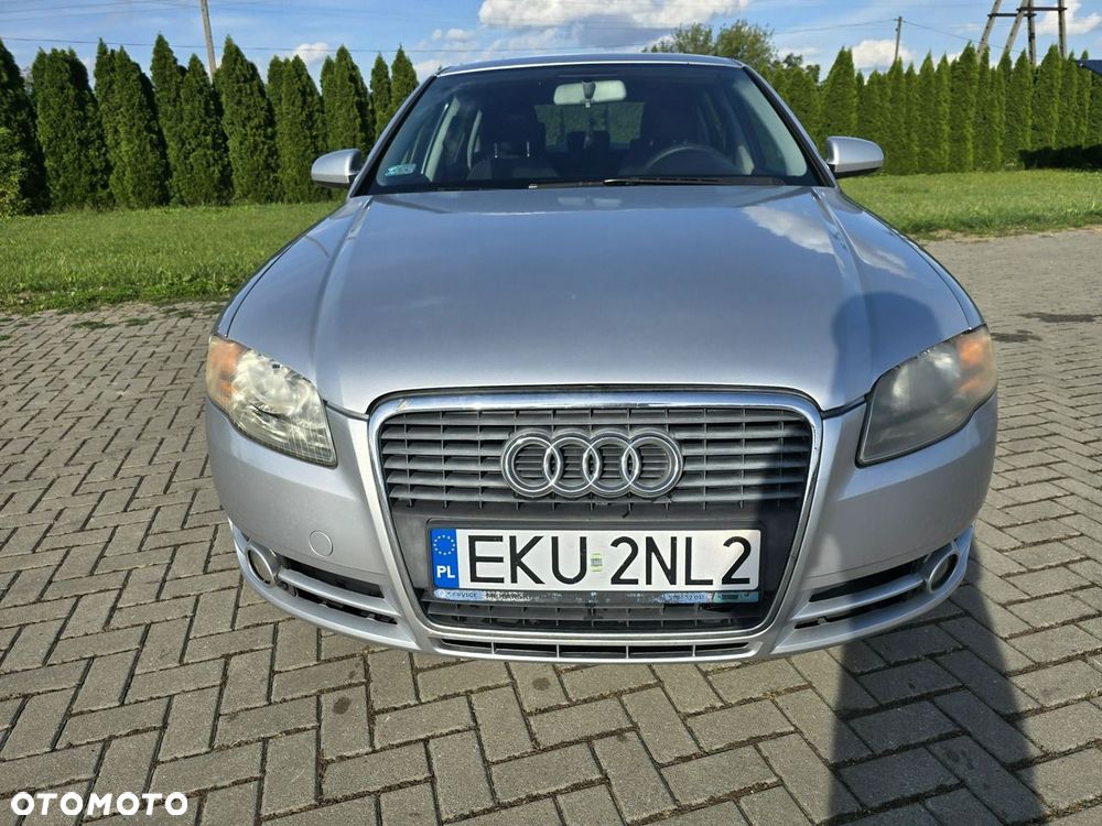 Audi A4 Limousine - 4