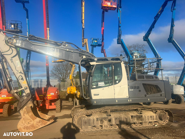 Liebherr R 922 Excavator pe șenile