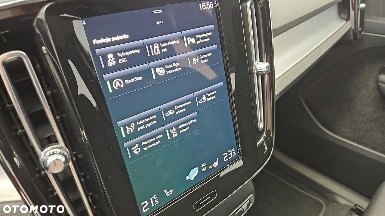 Volvo XC 40 T3 Momentum Pro - 22