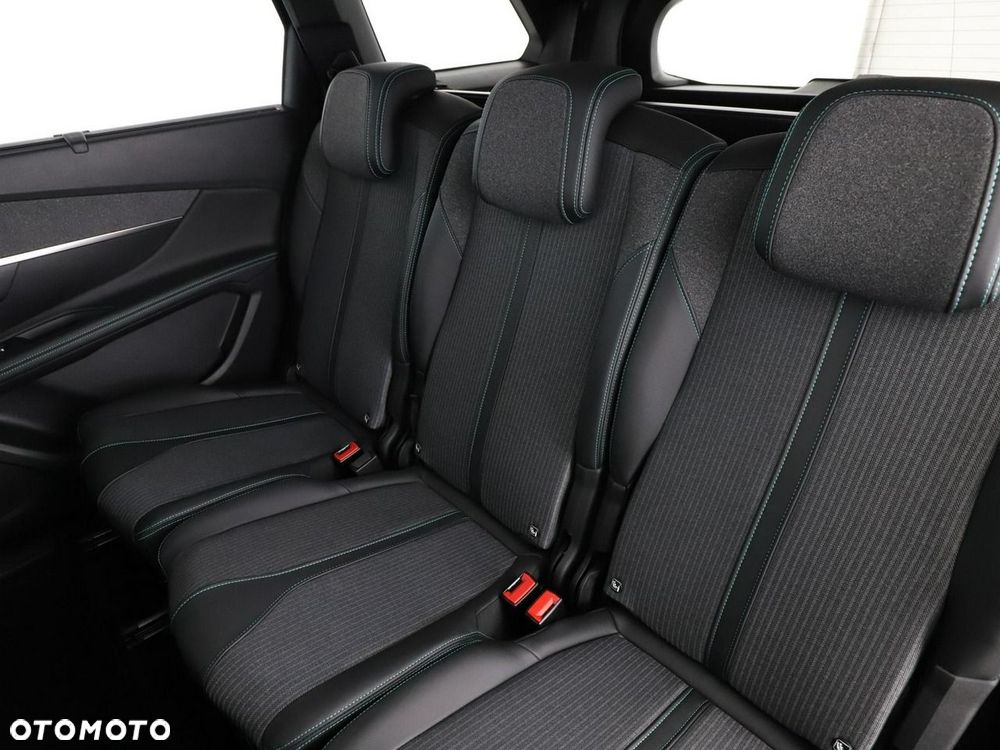 Peugeot 5008 PureTech 130 EAT8 Stop & Start Allure Pack - 18