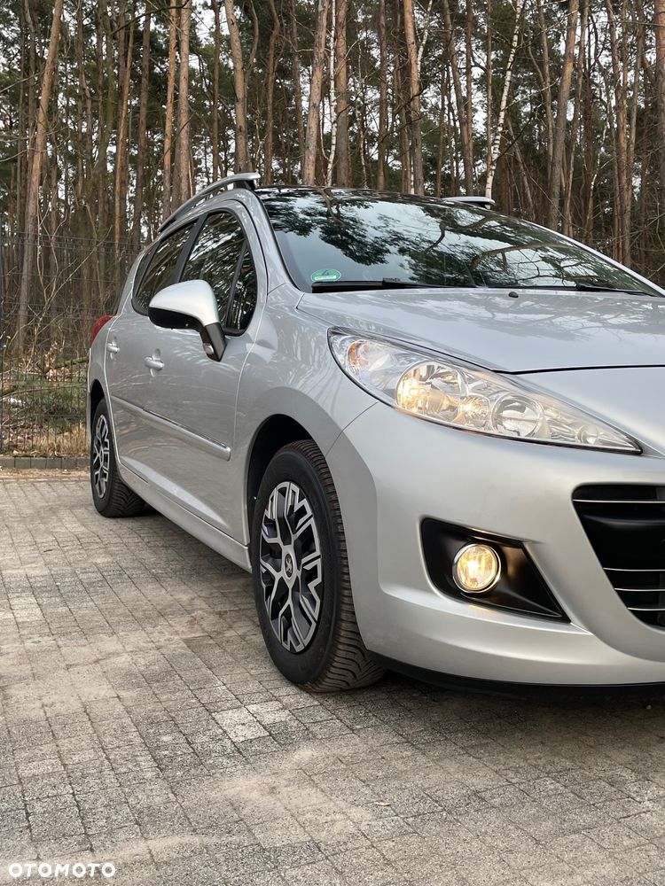 Peugeot 207 - 12