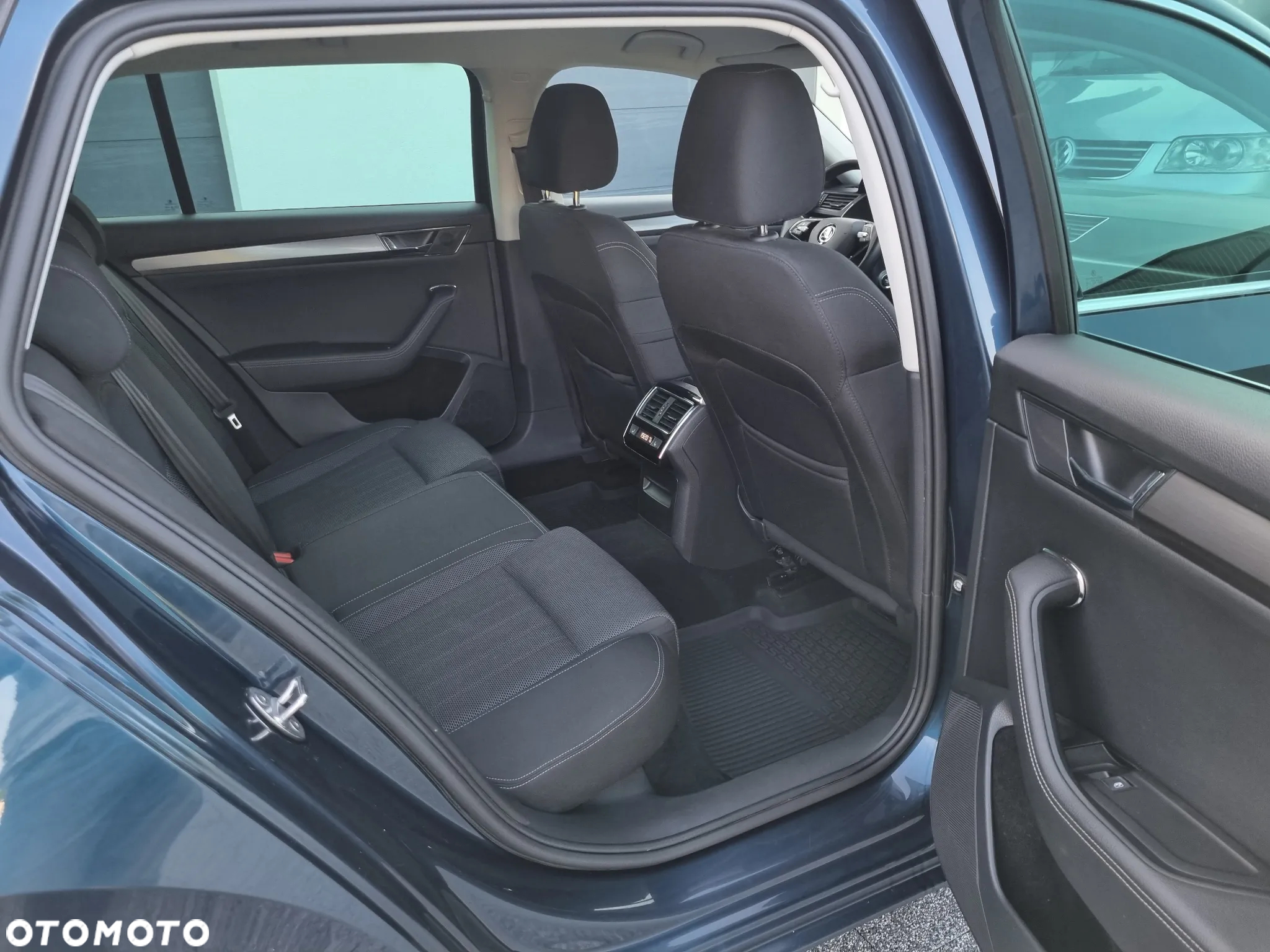 Skoda Superb 2.0 TDI SCR Style DSG - 16