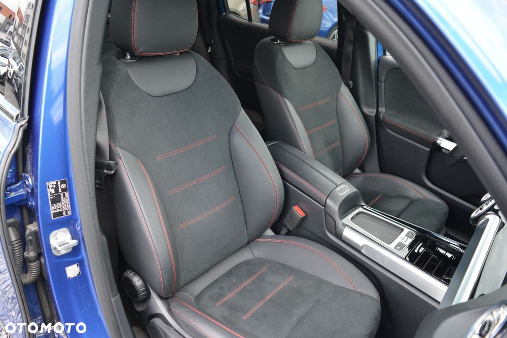 Mercedes-Benz GLB 200 d 4-Matic AMG Line 8G-DCT - 25