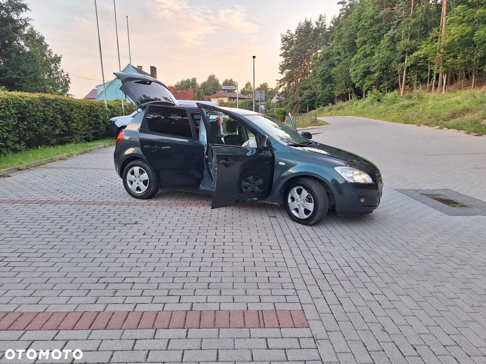 Kia Ceed 1.4 CVVT Attract - 17