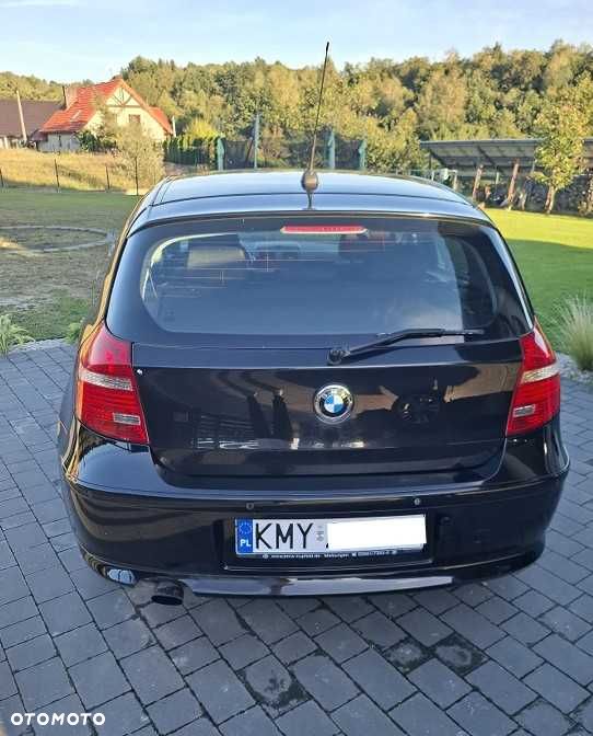 BMW Seria 1 116I 2008 photo 3