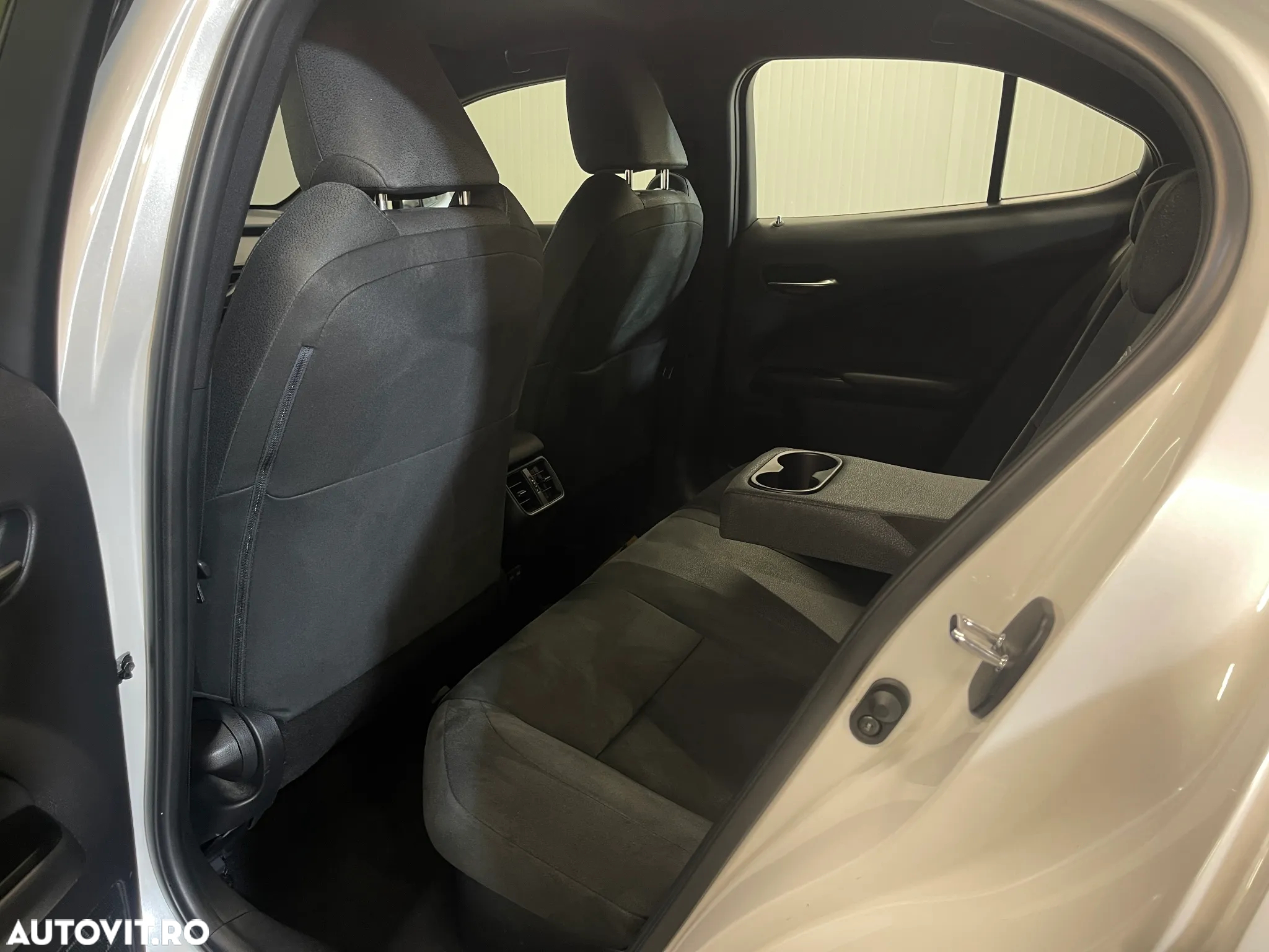 Lexus UX - 11