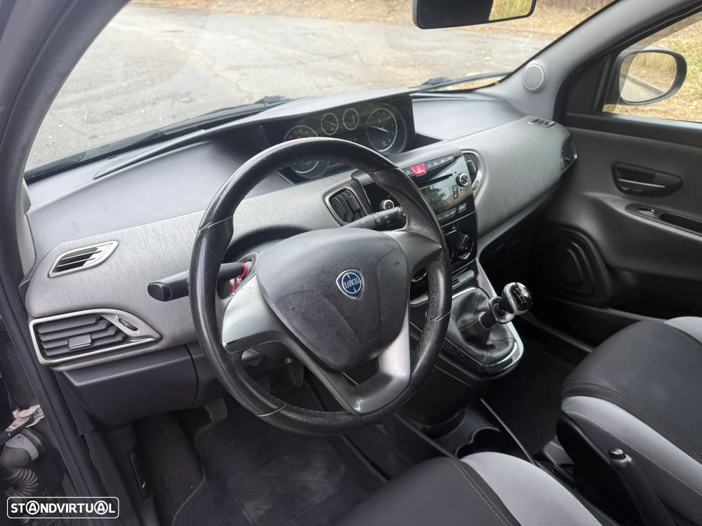 Lancia Ypsilon 1.2 S&S Gold - 10