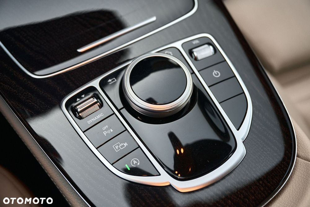 Mercedes-Benz Klasa E 220 d 9G-TRONIC - 23