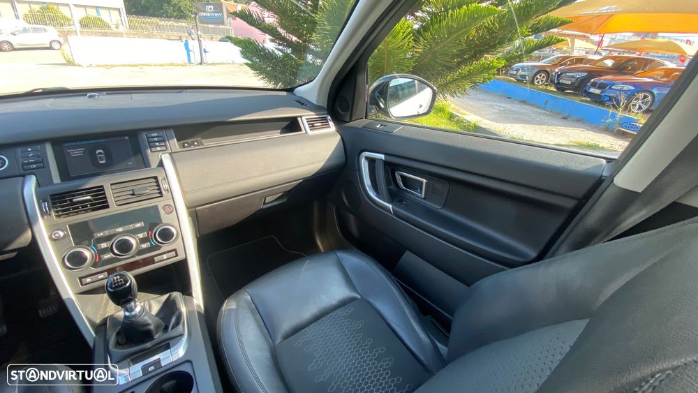 Land Rover Discovery Sport 2.0 TD4 SE - 32