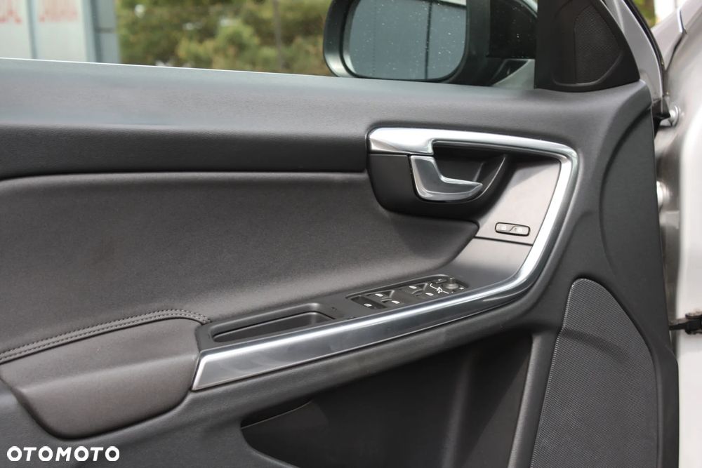 Volvo S60 D3 Geartronic Momentum - 20