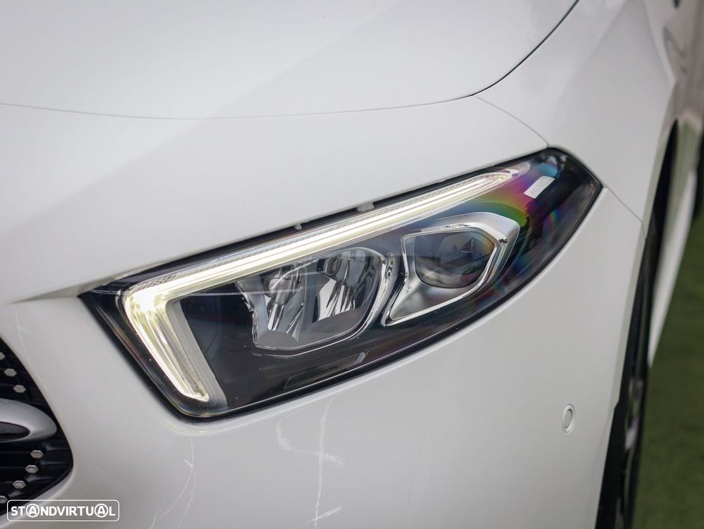 Mercedes-Benz A 250 e AMG Line - 13