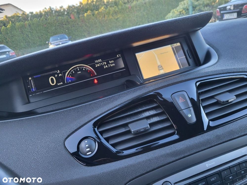 Renault Grand Scenic - 11