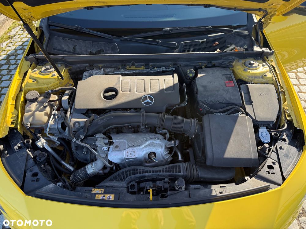 Mercedes-Benz CLA - 16