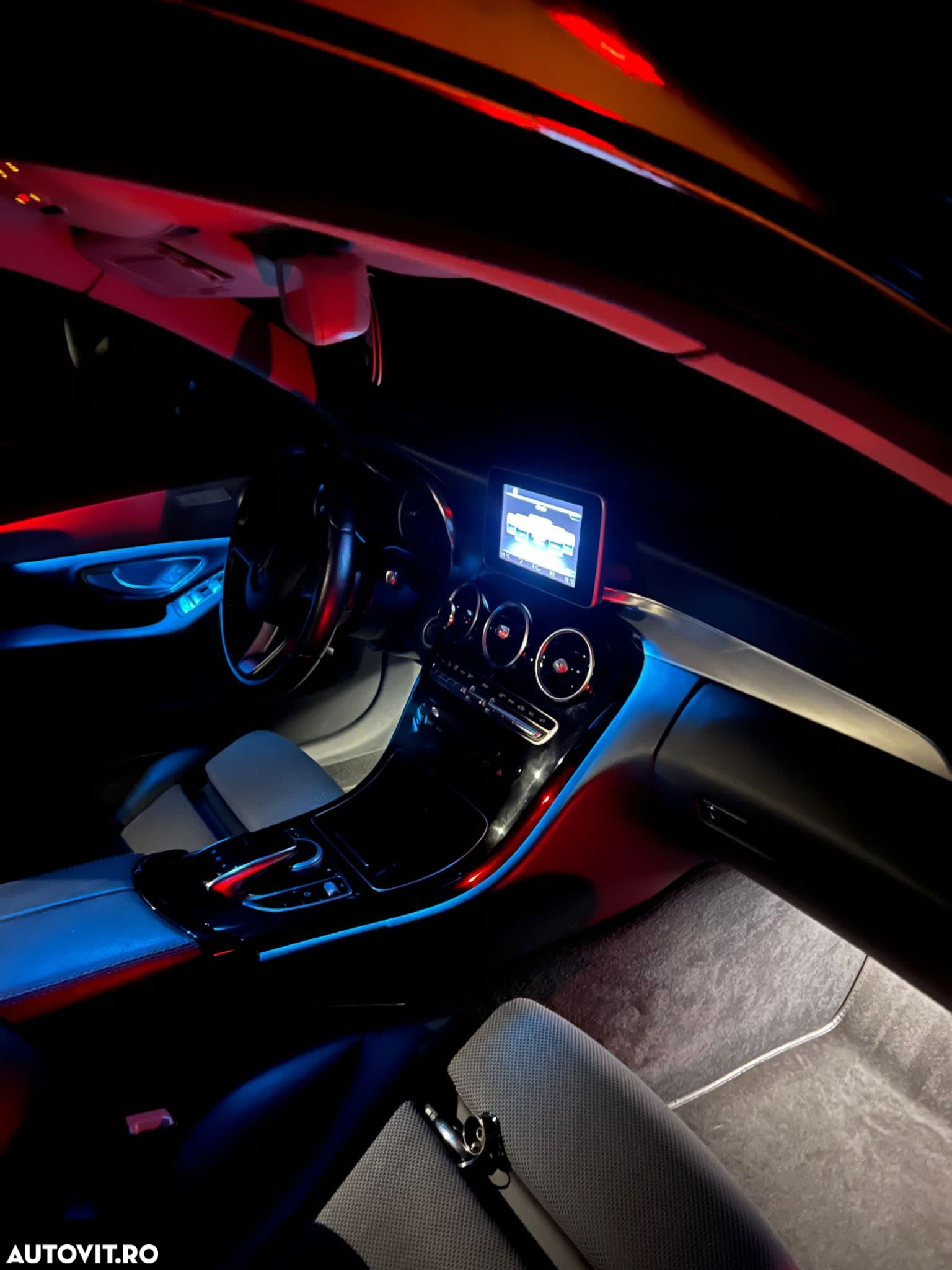 Mercedes-Benz C 220 d 4Matic T 9G-TRONIC Avantgarde - 13