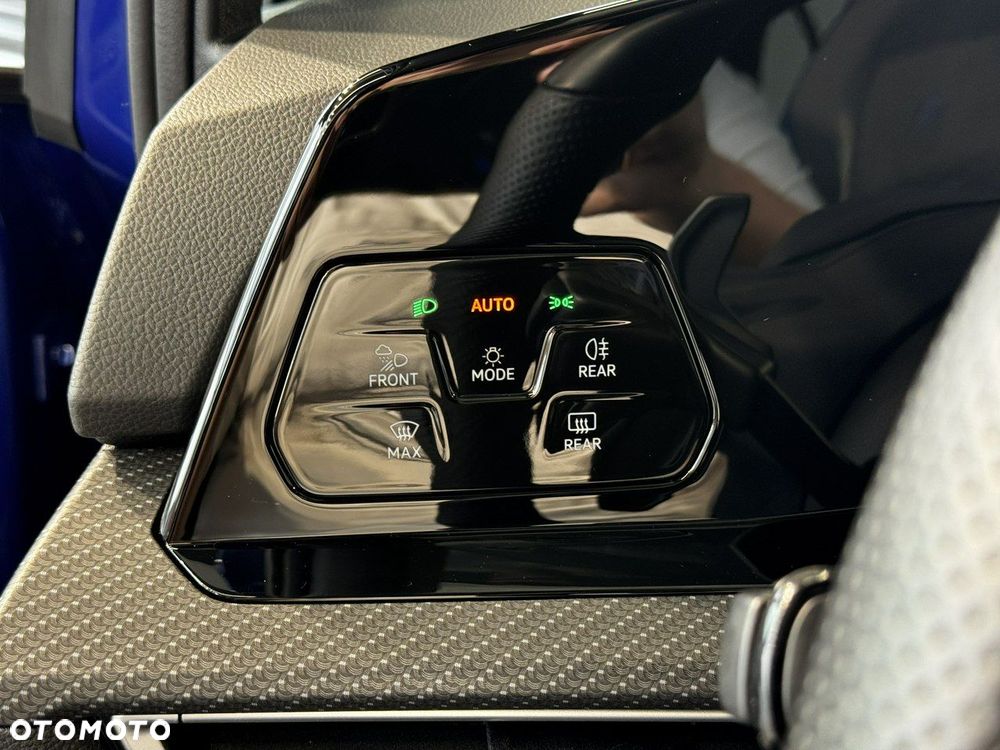 Volkswagen Golf - 23