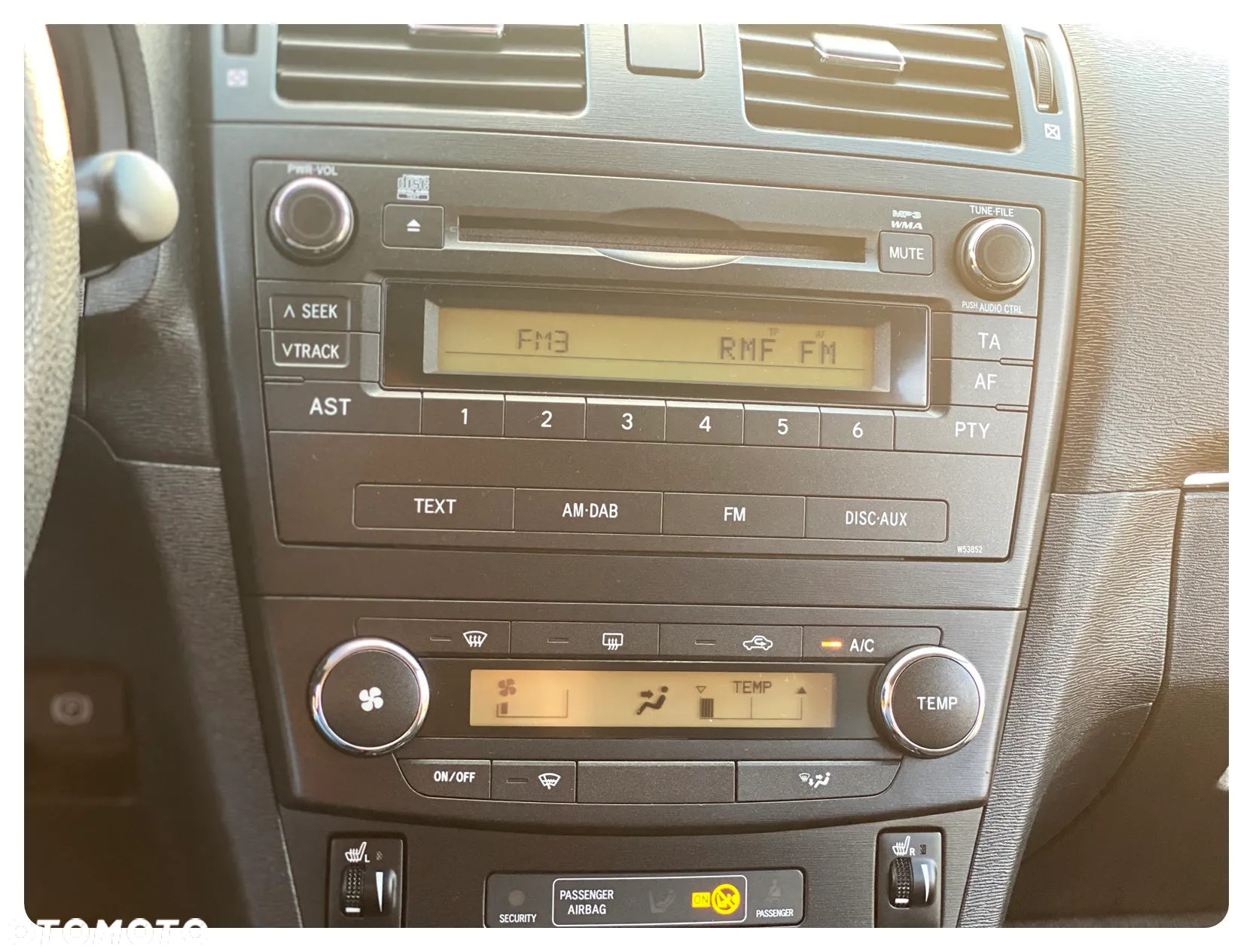 Toyota Avensis 1.6 - 22