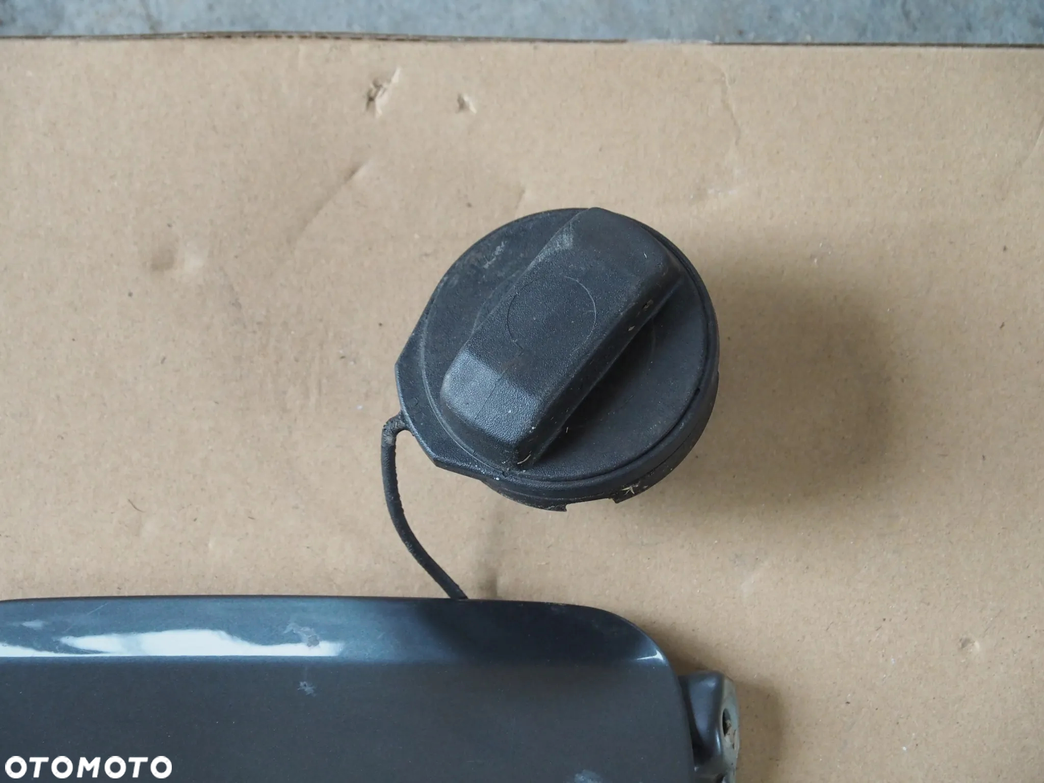 Klapka wlewu paliwa Audi A4 B6 Cabrio LX7Z - 2