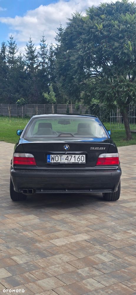 BMW Seria 3 328i - 4