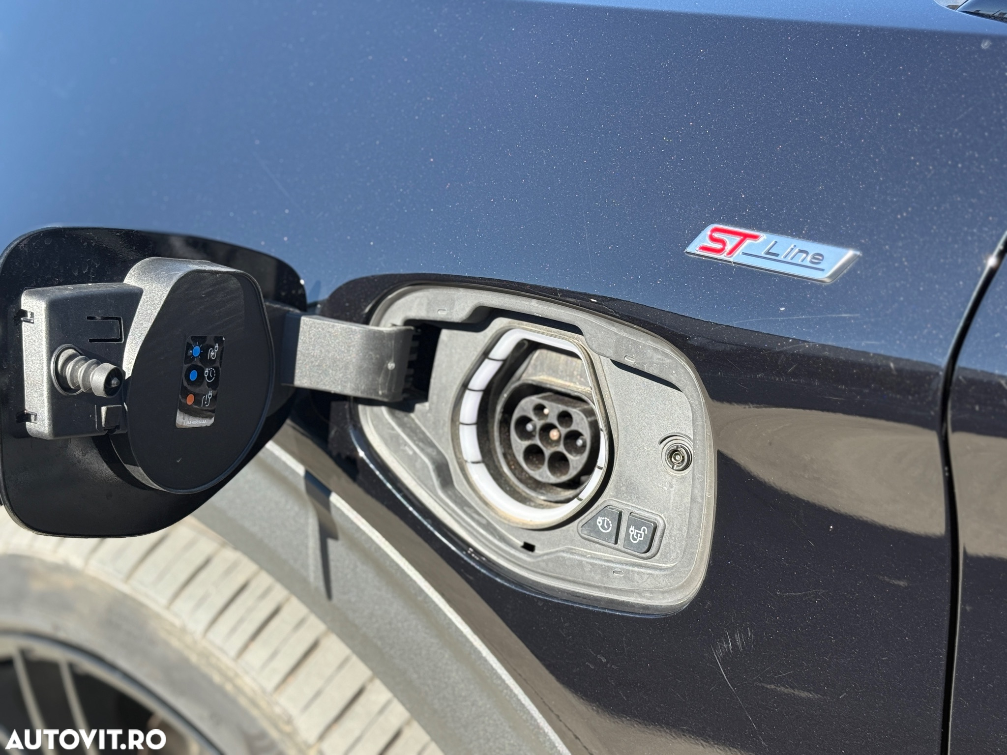 Ford Explorer 3.0 PHEV ST-Line - 39